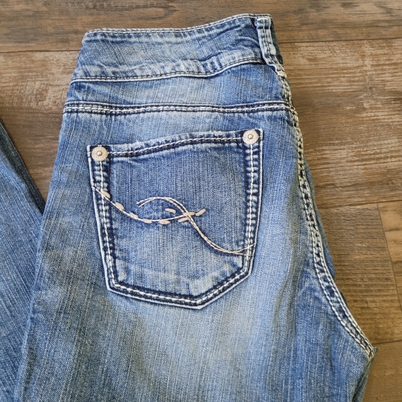 Nfs Sliver Jeans Suki Capri Light Wash, Size 27 - Picture 3 of 11